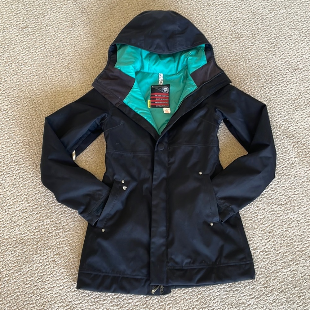 Burton White Collection women’s small black snowboard jacket. EUC